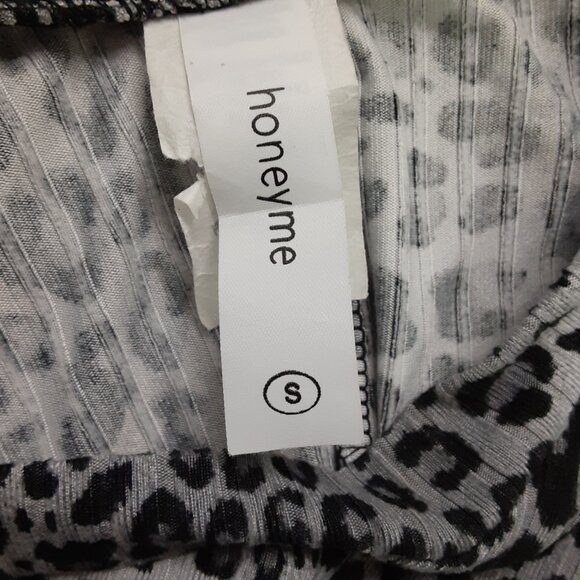 Honeyme Womans Pullover Dress Size SMALL, Short Sleeve, Leopard Print Scoop Neck - Picture 3 of 6